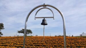 マリーゴールドの丘公園の希望の鐘